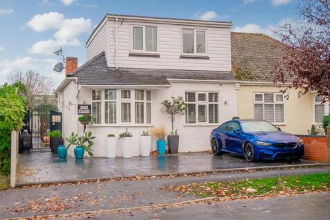 Philmead Road, Benfleet SS7 4 bed semi