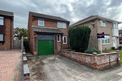 Brandon Road, Felixstowe IP11 3 bed detached house for sale