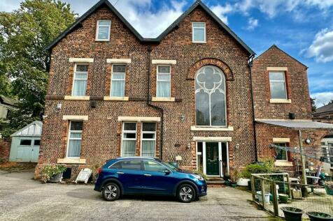 8 bedroom detached house for sale