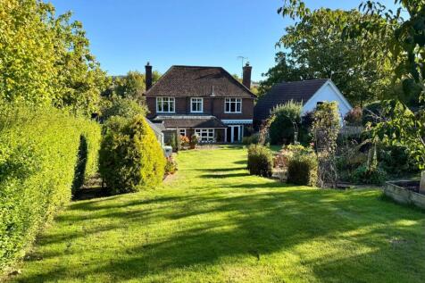 London Road, Berkhamsted... 4 bed detached house for sale
