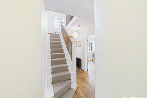 3 bedroom cottage for sale