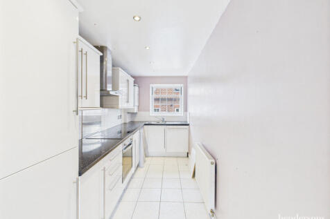 2 bedroom mews property for sale