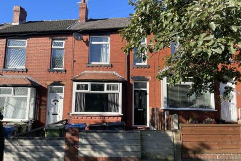 Fir Tree Avenue, Oldham 2 bed terraced house for sale