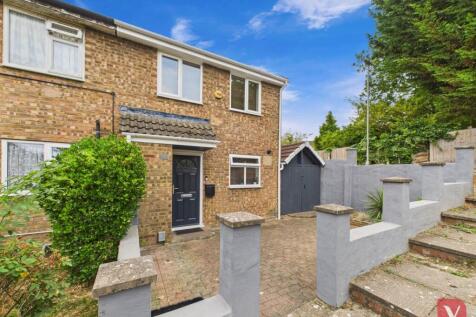 Brussels Way, Luton LU3 3 bed end of terrace house for sale