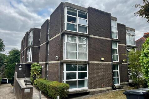 Studio flat for sale