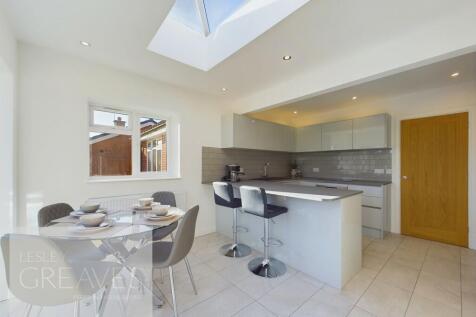 Micklebarrow Close, Southwell 4 bed detached bungalow for sale