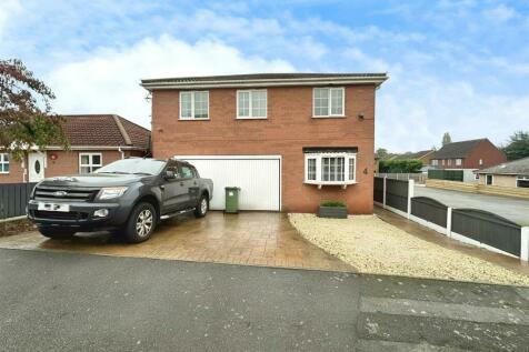 4 bedroom detached house for sale