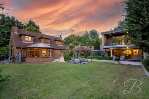 6 bedroom detached house for sale