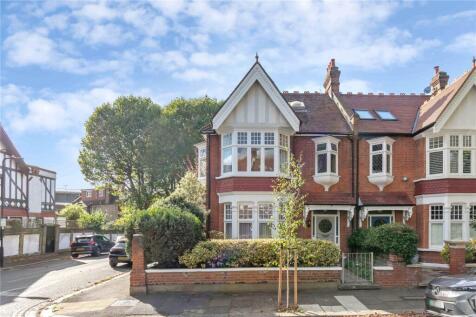 5 bedroom semi-detached house for sale