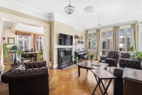 8 bedroom detached house for sale