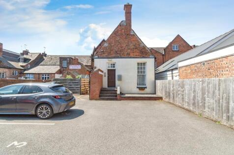2 bedroom maisonette for sale
