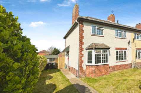 Main Avenue, Bracebridge Heath LN4 3 bed semi
