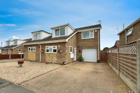3 bedroom semi-detached house for sale