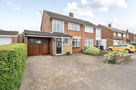 Buckwood Avenue, Bedfordshire LU5 3 bed semi