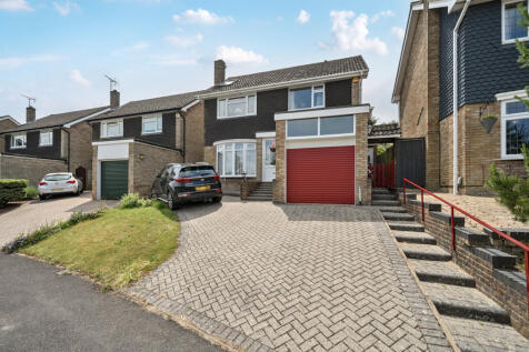 Mentmore Crescent, Bedfordshire LU6 3 bed detached house for sale