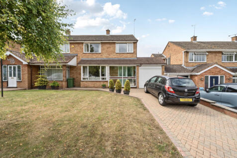 Patterdale Close, Bedfordshire LU6 3 bed semi