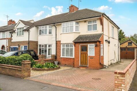 Suncote Avenue, Bedfordshire LU6 3 bed semi