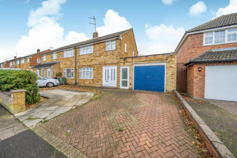 Katherine Drive, Bedfordshire LU5 3 bed semi