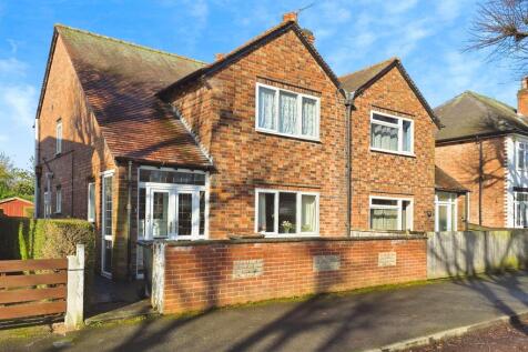 Cyprus Avenue, Beeston, NG9 2PG 2 bed semi