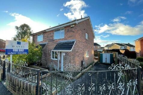 2 bedroom semi-detached house for sale