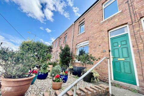 2 bedroom terraced house for sale