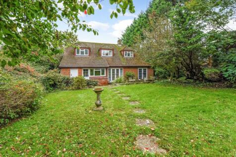New Road, Clanfield, Hampshire 5 bed detached house for sale