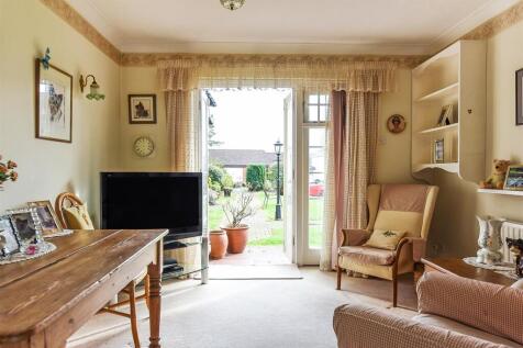 Sussex Road, Petersfield, Hampshire 1 bed flat for sale