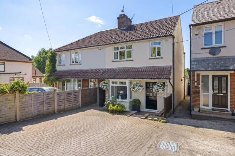 4 bedroom semi-detached house for sale