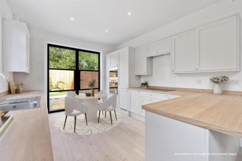 Bannerman Road, Petersfield 2 bed semi