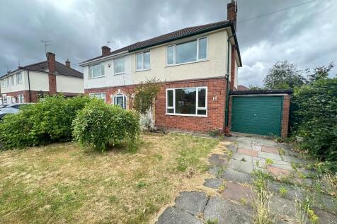 3 bedroom semi-detached house for sale