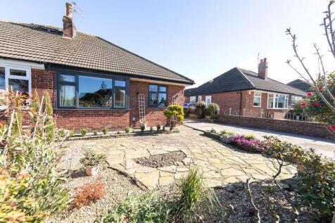 2 bedroom semi-detached bungalow for sale