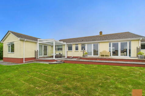 Beacon Terrace, The Lizard 4 bed detached bungalow for sale
