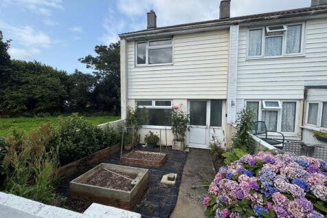 Rosemellin, Camborne 2 bed end of terrace house for sale