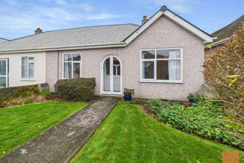 3 bedroom semi-detached bungalow for sale