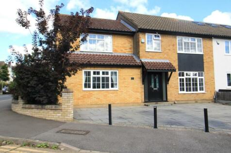 4 bedroom semi-detached house for sale