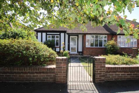 Cranston Park Avenue, Upminster RM14 3 bed semi