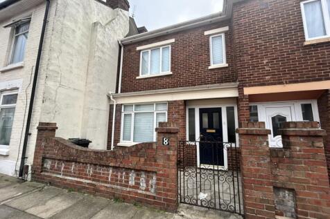 Daulston Road, Portsmouth, PO1 2 bed terraced house for sale