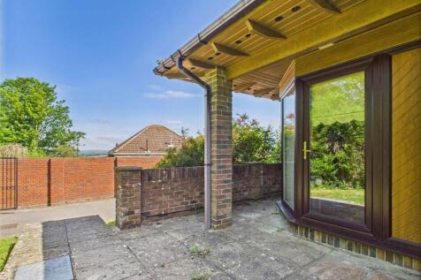 Dellcrest Path, Drayton, PO6 4 bed detached bungalow for sale