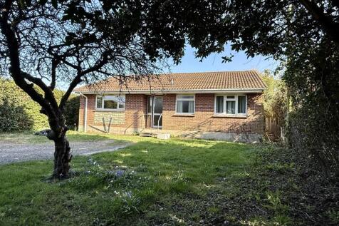 Pallance Road, Northwood 3 bed detached bungalow for sale