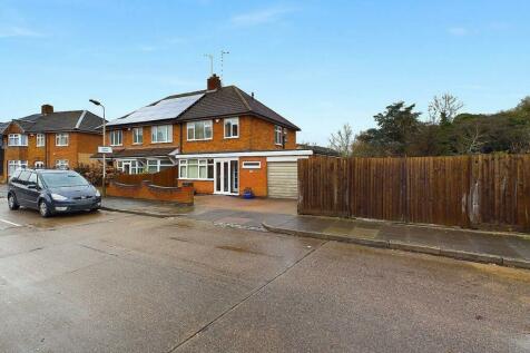 Wintersdale Road, Evington, Leicester 3 bed semi