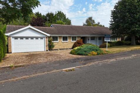 Sycamore Close, Oadby, Leicestershire 4 bed detached bungalow for sale