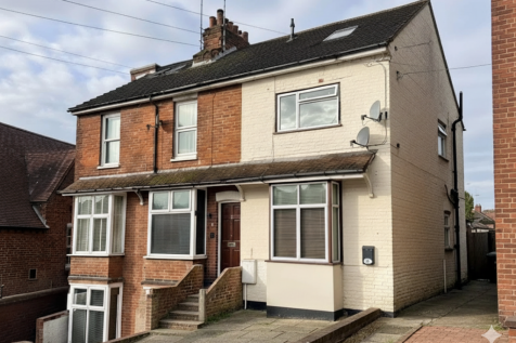 Denbigh Road, Tunbridge Wells 1 bed maisonette for sale