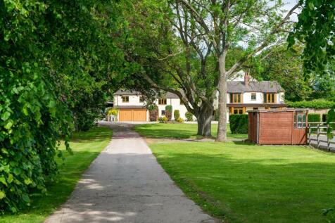 Bell Ground House and Cottage... 7 bed detached house for sale