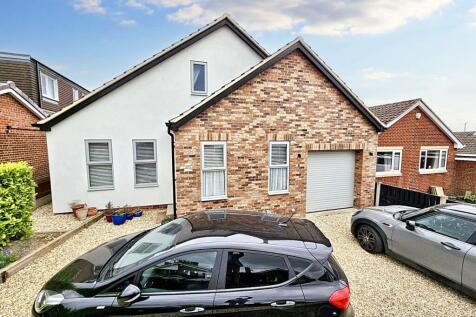 Kendal Grove, Barnsley, S71 4 bed detached bungalow for sale