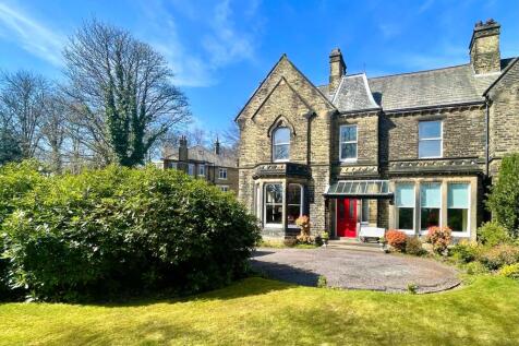 12a Thornhill Road Huddersfield HD3 3AU 3 bed flat for sale
