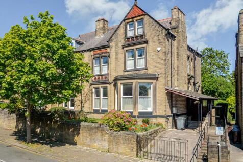Mountjoy Road, Huddersfield, HD1 6 bed semi