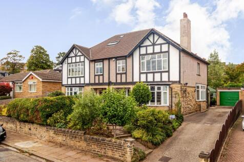 Rumbold Road, Huddersfield, HD3 4 bed semi