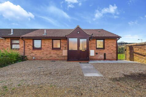 3 bedroom semi-detached bungalow for sale
