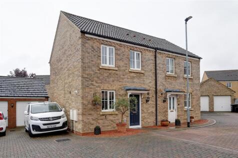 2 bedroom semi-detached house for sale