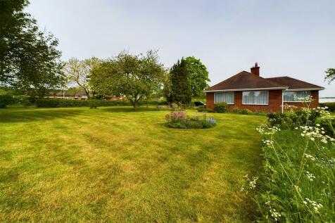 3 bedroom detached bungalow for sale